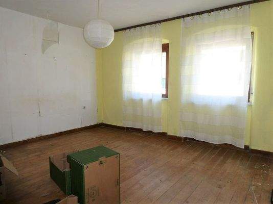 Großzügiges Einfamilienhaus mit Garten, Garage und Dachterrasse in