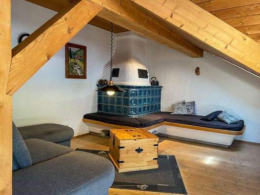 Gemütliche Stube mit Kaminofen