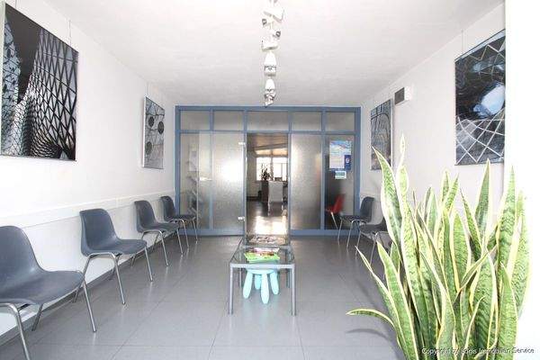 Wartezimmer/Büro