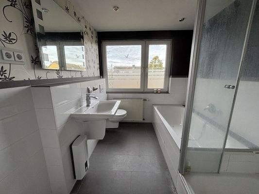 Badezimmer im OG