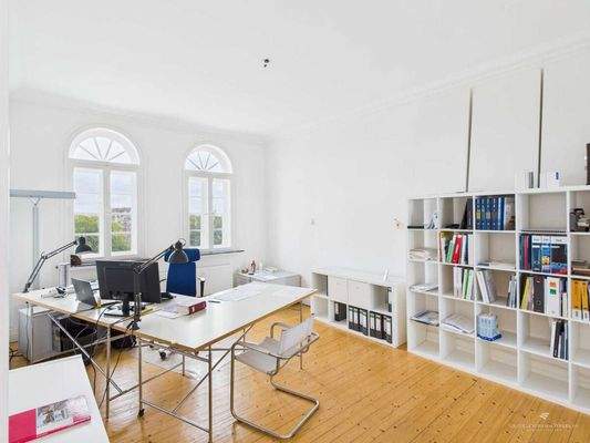 Büro-/Praxisfläche