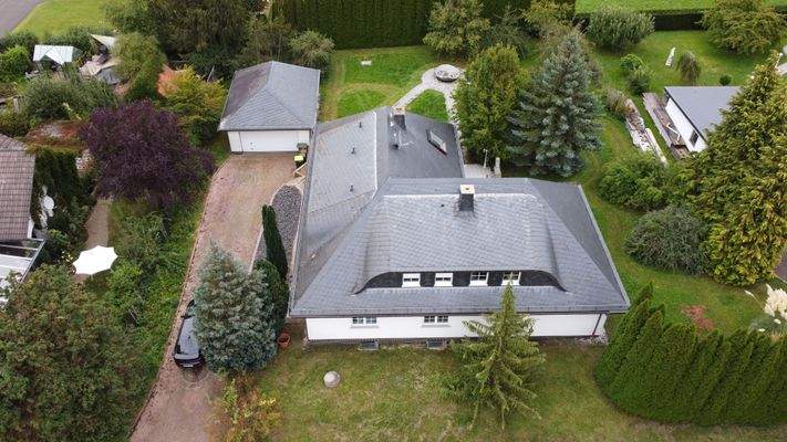 großzügige Hofeinfahrt