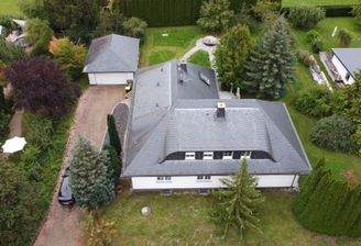 großzügige Hofeinfahrt