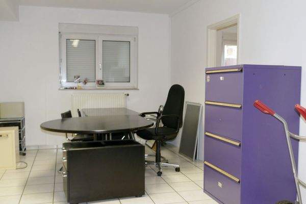 zahlreiche Arbeitsplätze