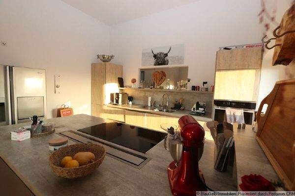 kleiner Blick in die vorhandene Einbauküche