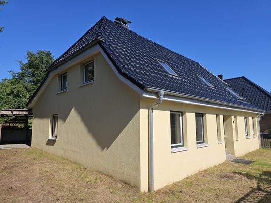 linksseitige Giebelansicht