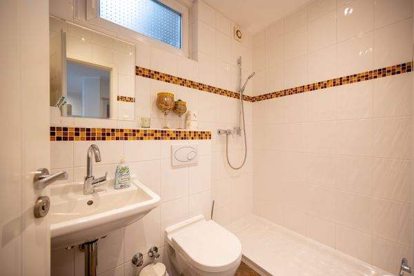 Praktisches Gäste-Bad im EG