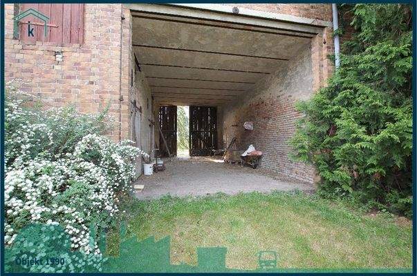 1990 Scheune mit Durchfahrt.jpg