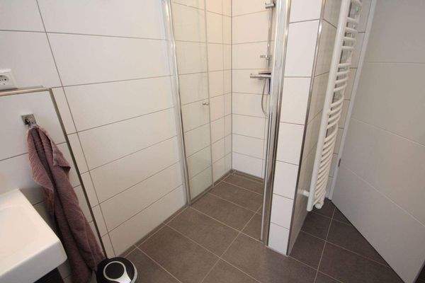 Vollbad mit Duschbereich