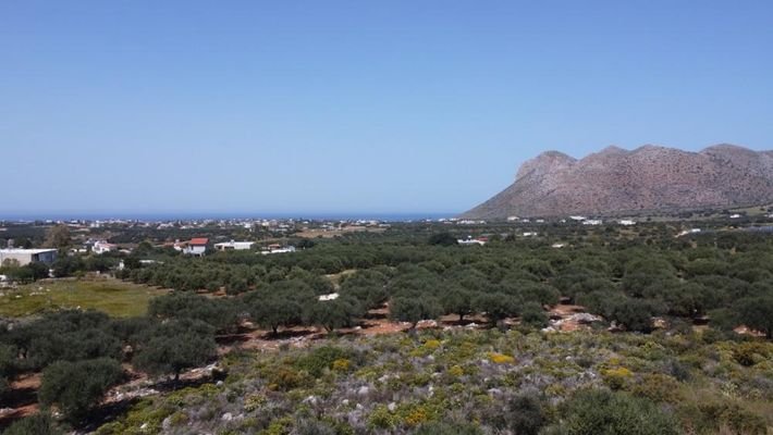 Kreta, Chorafakia: Schönes Grundstück mit Meerblick und Bergblick zu verkaufen