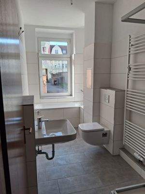 Bad mit Wanne und Dusche