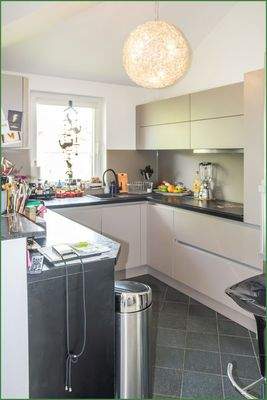 Voll ausgestattete Einbauküche