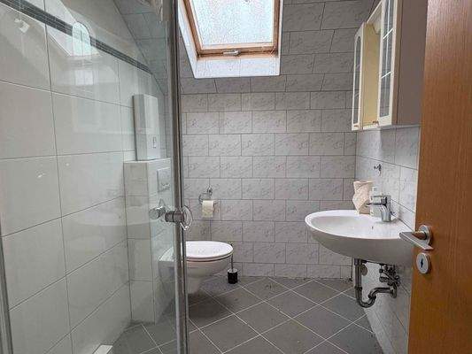 Badezimmer DG Rechts