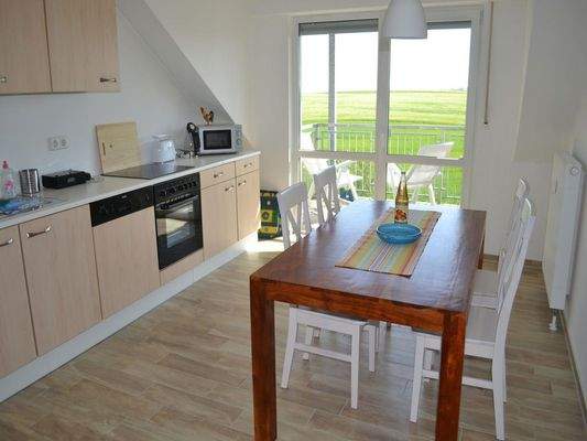 Wohnküche m. Balkonzugang