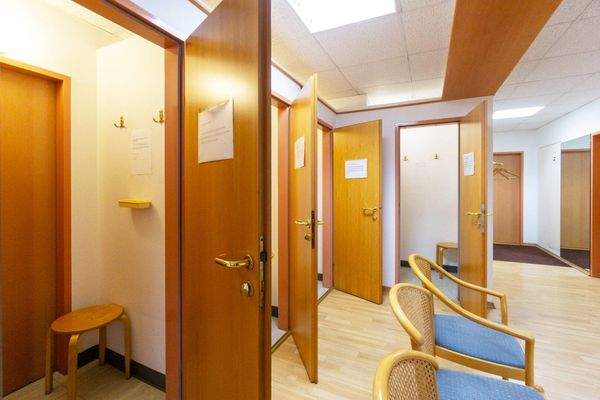 Zugänge zu den Kabinen