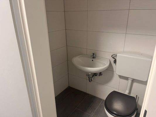 Gäste-WC mit Waschbecken