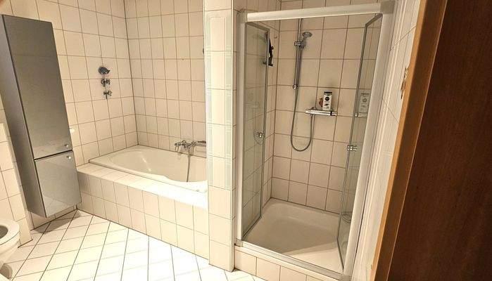 Badezimmer UG.jpg