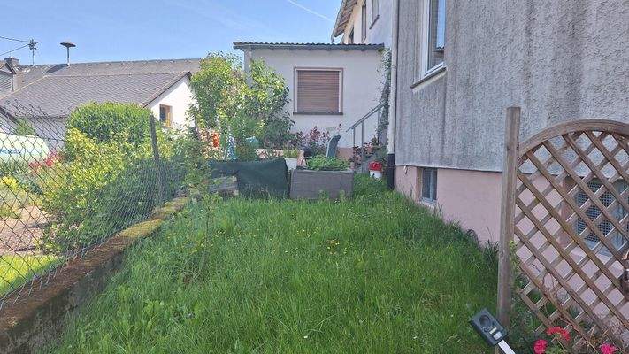 Garten hinter dem Haus