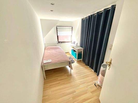 12325 Schlafzimmer DG