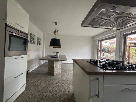 Küche mit Essbereich