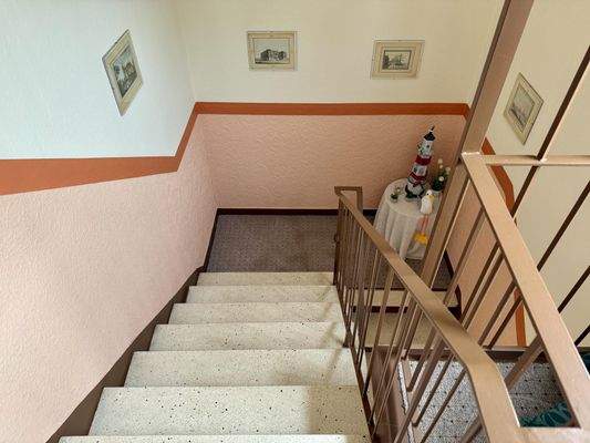 Treppenbereich - Zugang zur Wohnung im Dachgeschoss