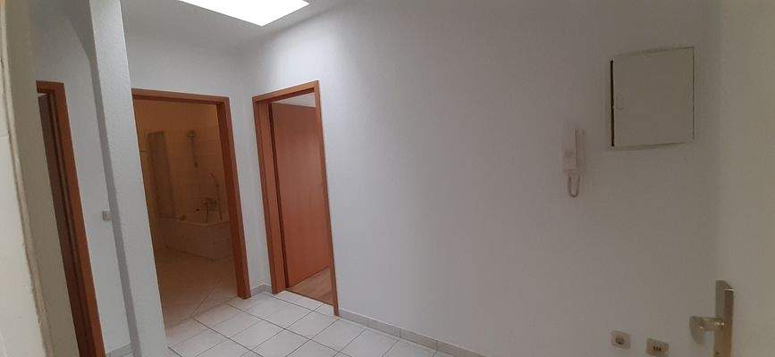 Flur Blick Richtung Bad