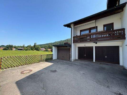 Wohnung über Garagen