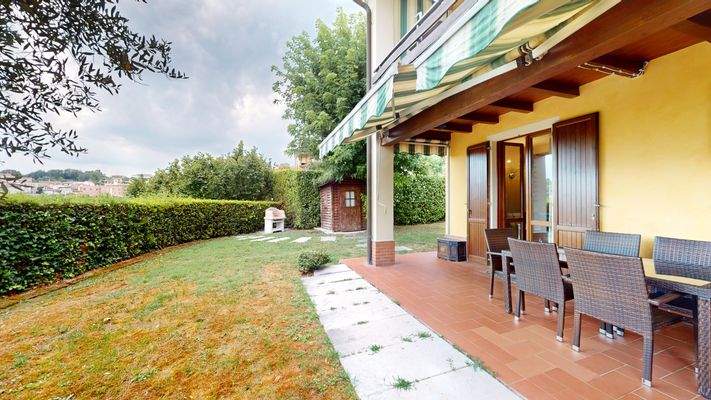 NA-072-9-Appartamento-arredato-con-corte-esclusiva