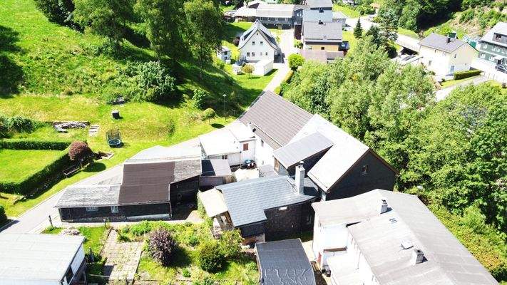 Luftaufnahme eines Dorfes