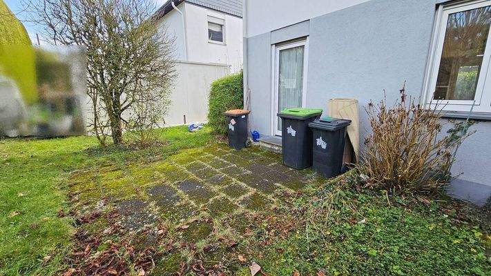 Rückseitige Terrasse