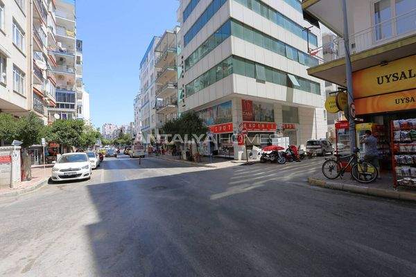 3-Bedroom Flat with Separate Kitchen in Antalya Muratpaşa