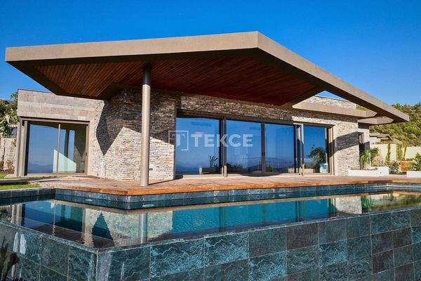 Detached Villas with Swimming Pools in Bodrum Center