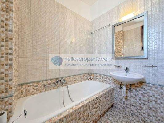 4205998963034c4db37d7a82ce932e76-original