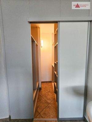 integriertes Regalsystem