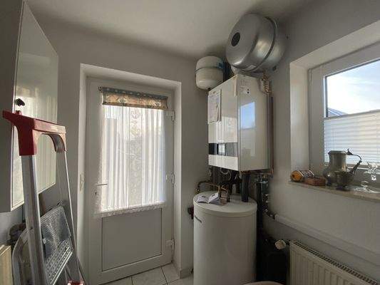 Seiteneingang mit Heizung erneuert 2024