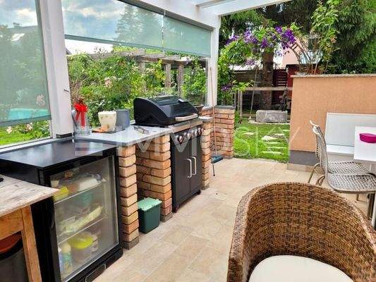 Terrasse mit Grill