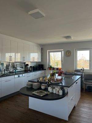 Offene und helle Gemeinschaftsküche WG1