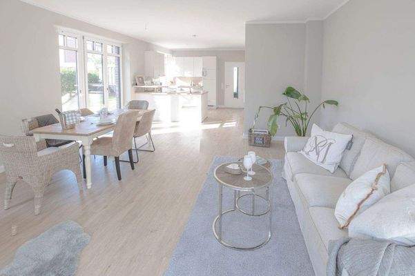 Blick zur offenen Küche