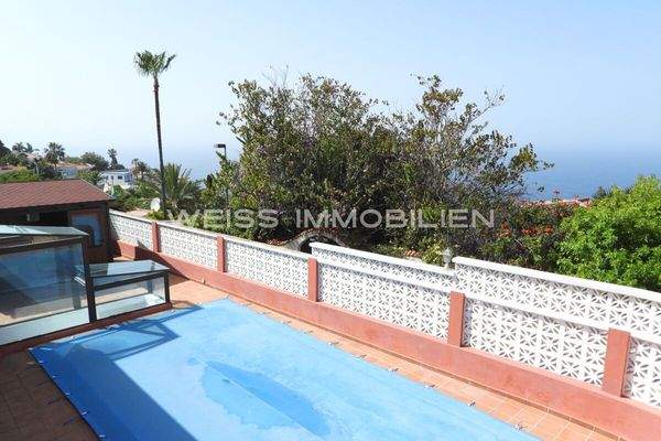 Terrasse mit solar beheiztem Schwimmbad...