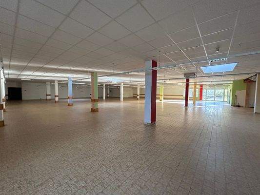 Verkaufshalle .jpg
