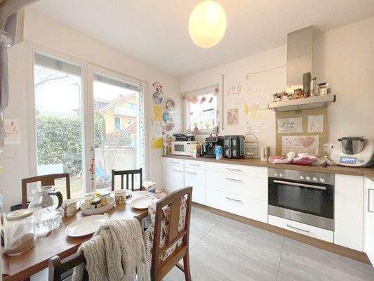 Viel Platz in der Küche inkl. Frühstücksbereich