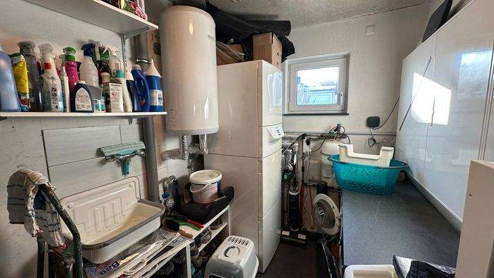 EG Hauswirtschaftsraum und Wärmepumpe