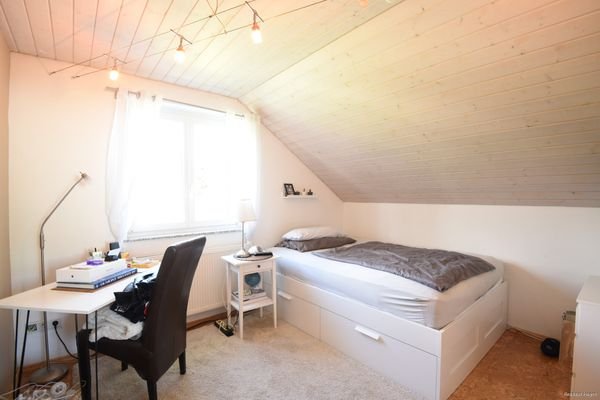 1 OG Schlafzimmer 3