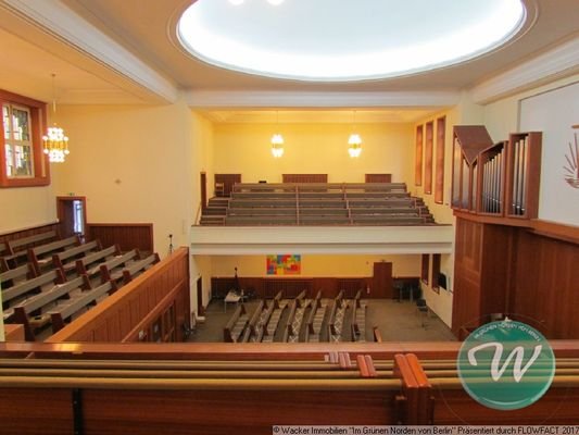 Blick von den Emporen in den Saal