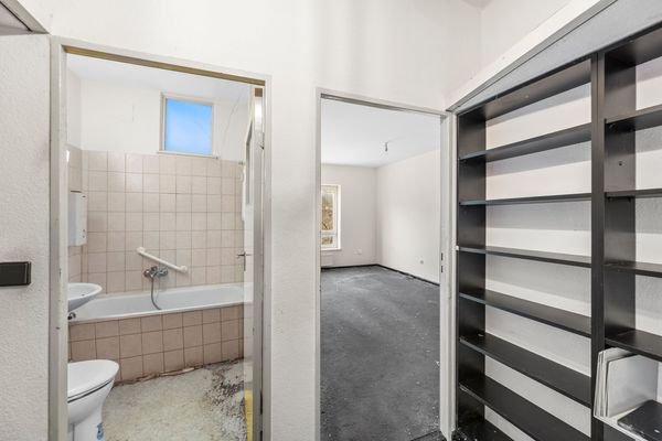 Bad mit Badewanne