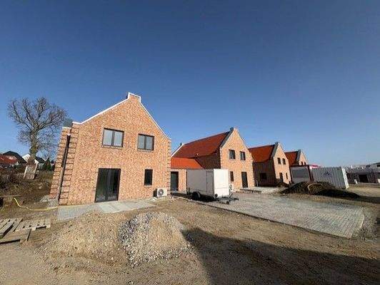 bec4da2c-8ebc-4bfd-9254-067876086ca9.jfif