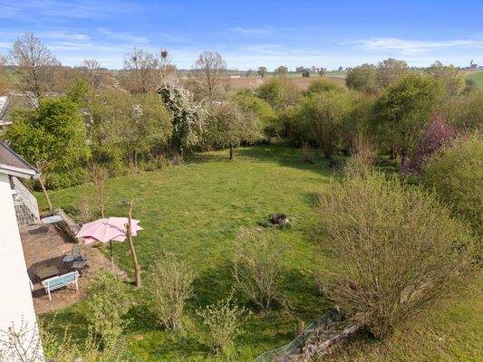 Großer Garten in Südausrichtung