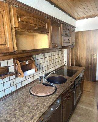 Küche mit Einbauküche