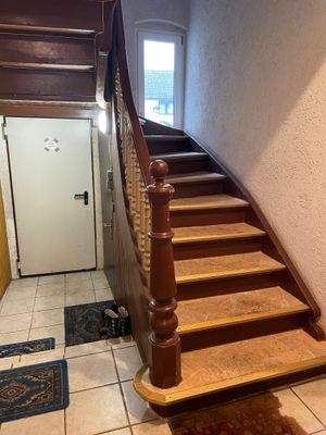 Hausflur / Treppenhaus / Gartenausgang