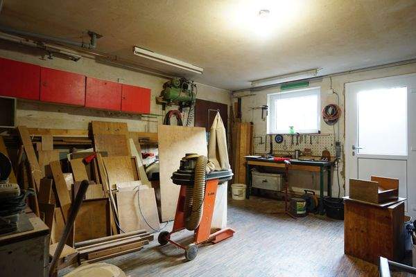 Holzwerkstatt im Untergeschoss
